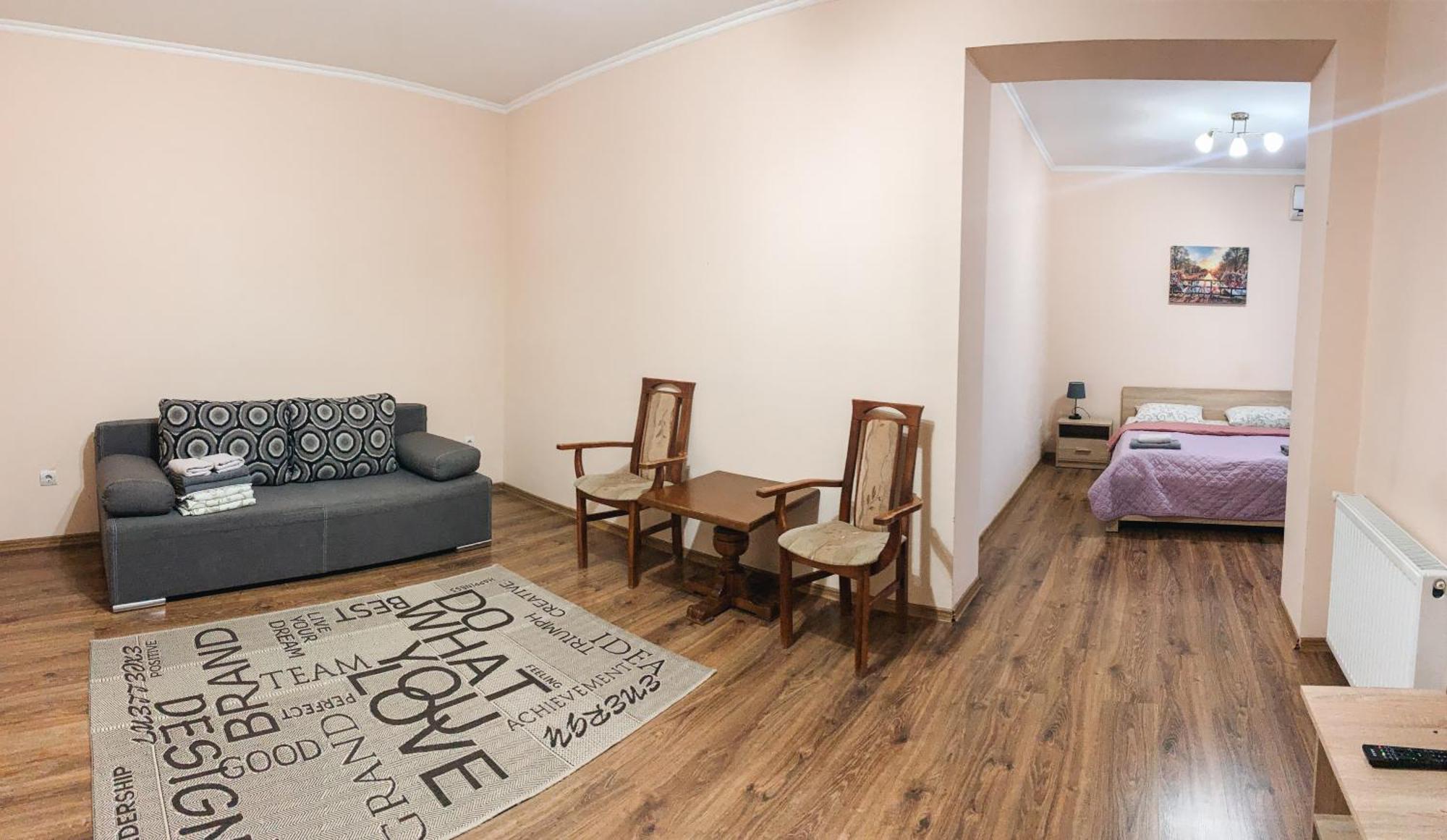 Apartments Domovik Parkaniya, 2A 穆卡切沃 外观 照片